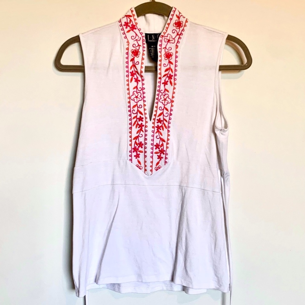 I.N.C. White Sleevless knit with Embroidered Collar SIZE M